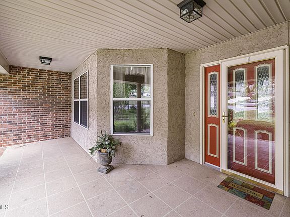 4th image of 132 Douglas Ln