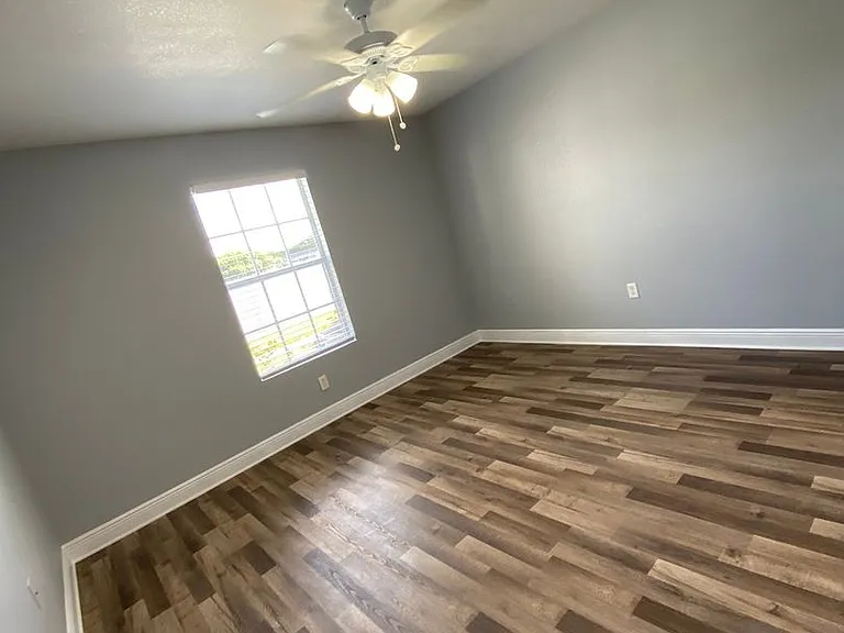 302 Lake Parsons Grn #107 — Photo 4