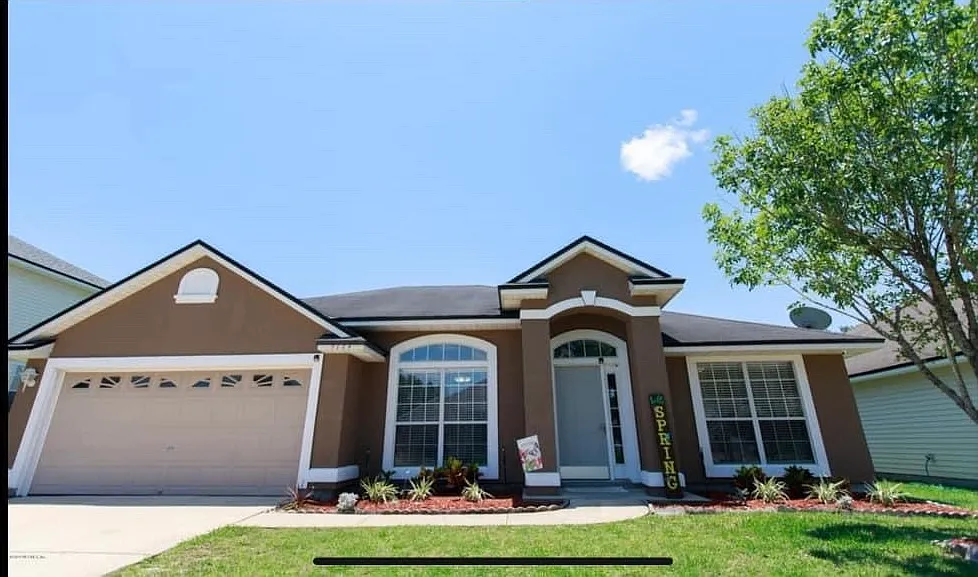 9164 Prosperity Lake Dr — Photo 2