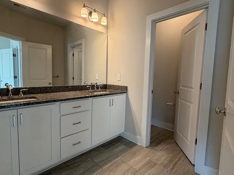 3782 Oxford Cir — Photo 21