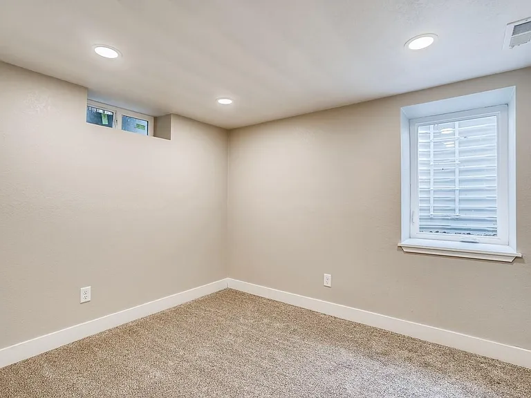 2932 Ivanhoe St — Photo 21