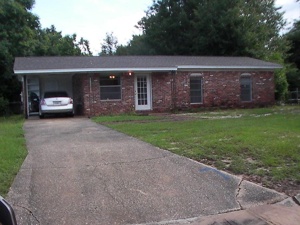 1st image of 7150 Windsor Oak Dr