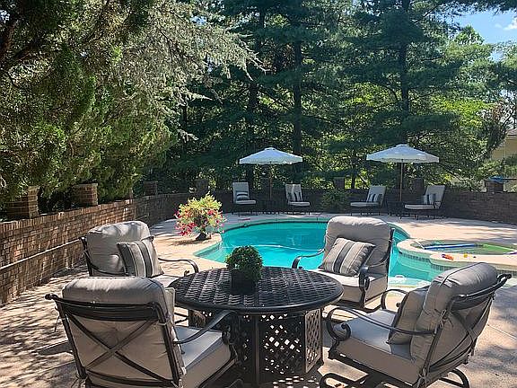 Back Yard Oasis !