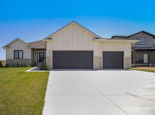 342 N 104th St, Lincoln, NE 68527