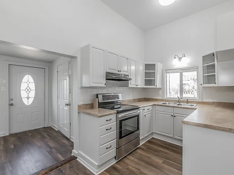505 N Lamar St — Photo 10