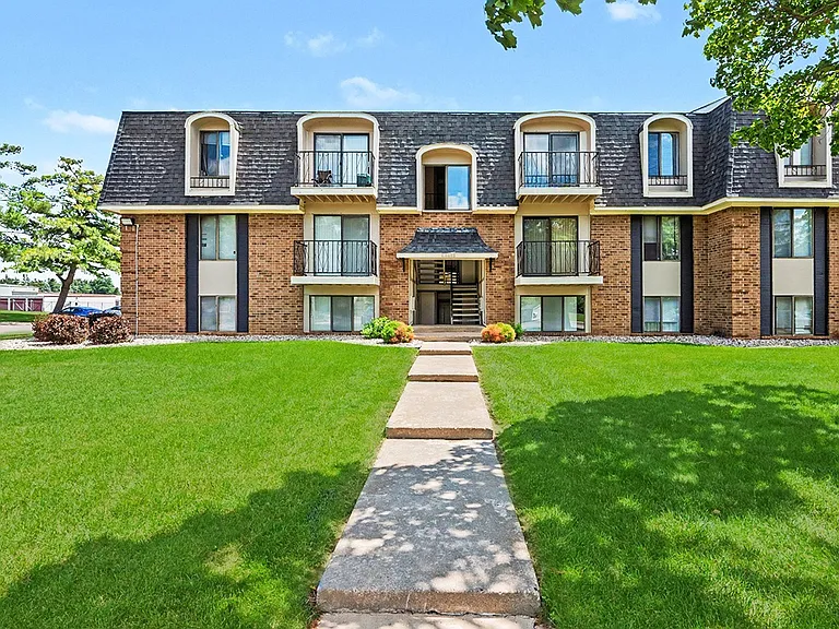 Brookside Apartments — Photo 51