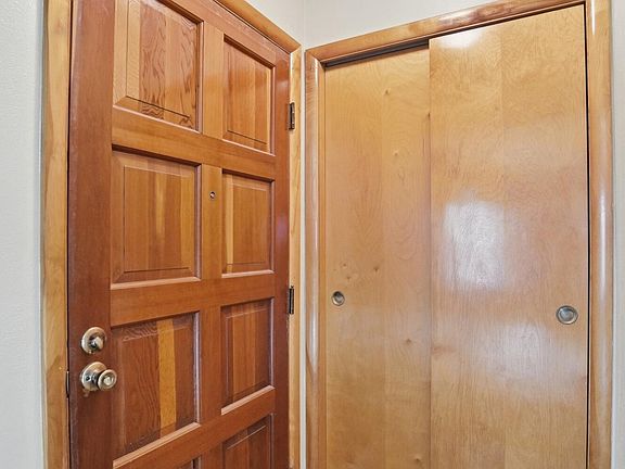 5th image of 3833 Sherbrooke Rd