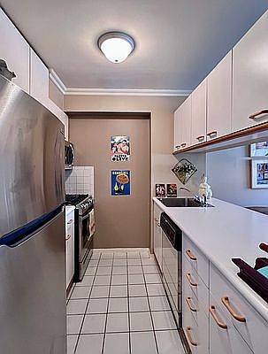 3rd image of 350 W 50th St #4C