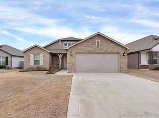 1953 W Huntsville Pl, Broken Arrow, OK 74011