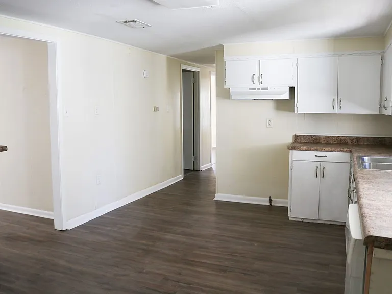 308 W Warriner Ave — Photo 16
