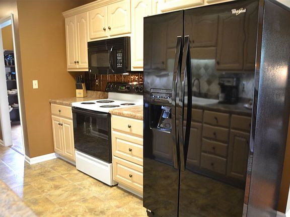 5th image of 35 Brushfield Ln