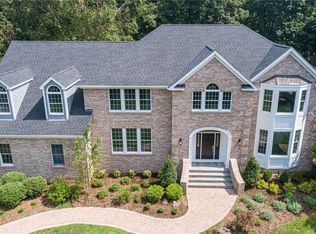 6 Old Field Woods Rd, Setauket, NY 11733