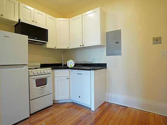 5th image of 1212 Commonwealth Ave APT 9