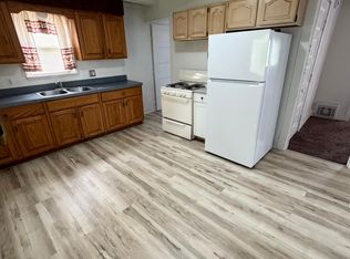 1722 10th St #A, Elkhart, IN 46516