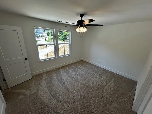 559 W Park Ave #B — Photo 16