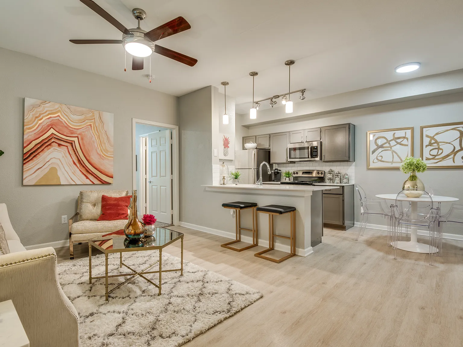 The Loren Apartments — Photo 1