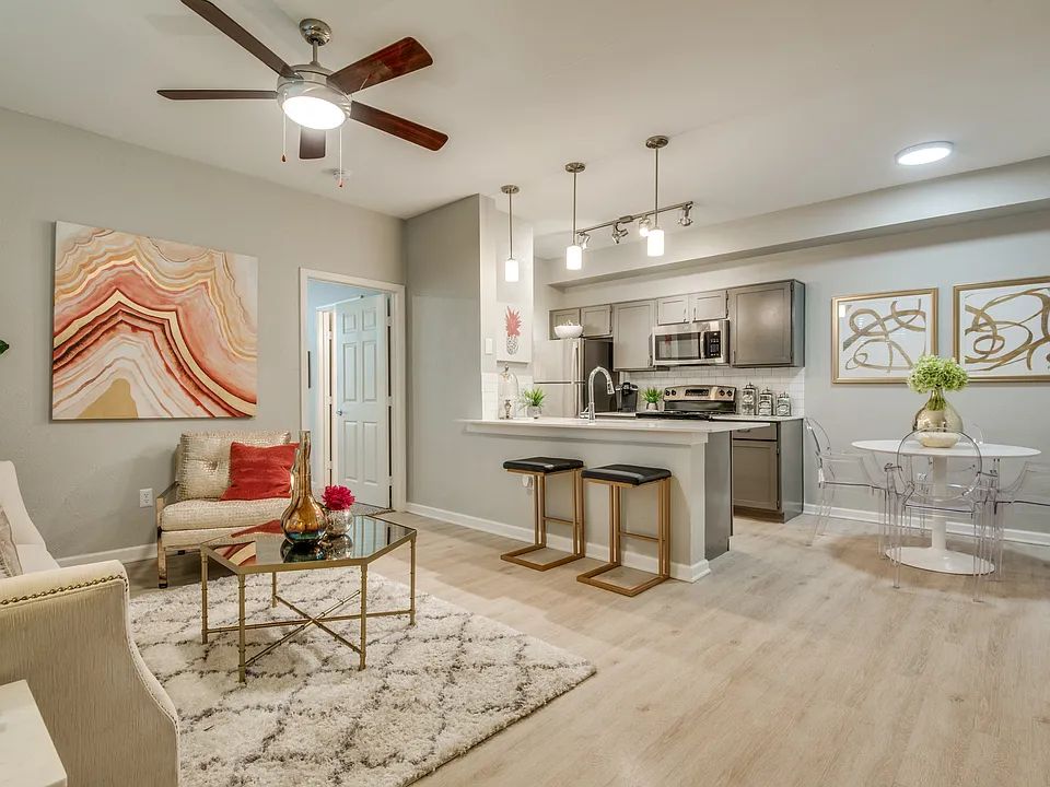 The Loren Apartments