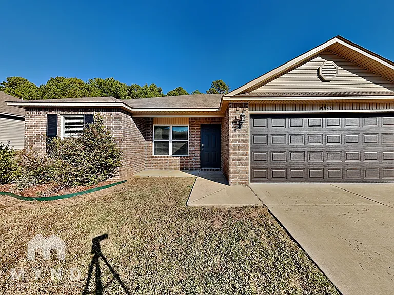9176 Pleasant Valley Dr — Photo 1