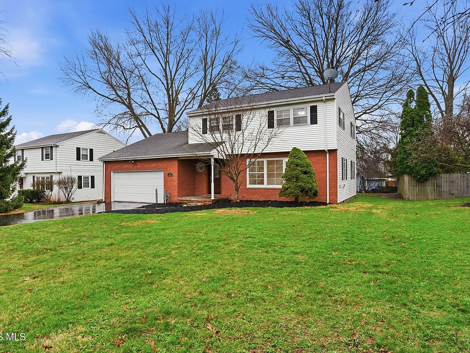 1st image of 207 E Yates Ave