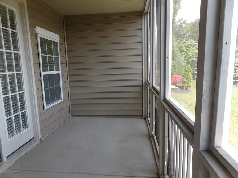 5353 Nottinghamshire Ln — Photo 32