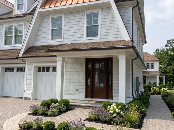 8 Lauriston Court, Rumson, NJ 07760