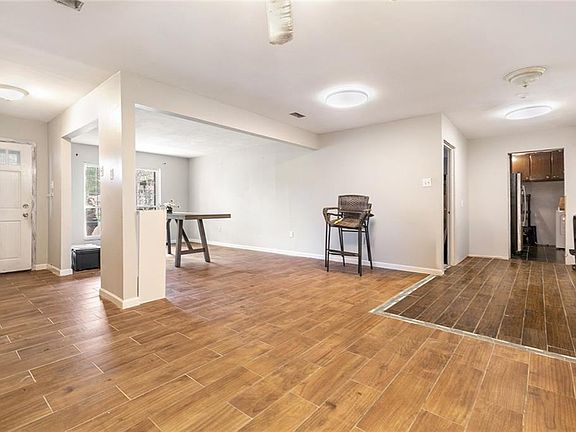 3rd image of 5698 Djuanna Dr