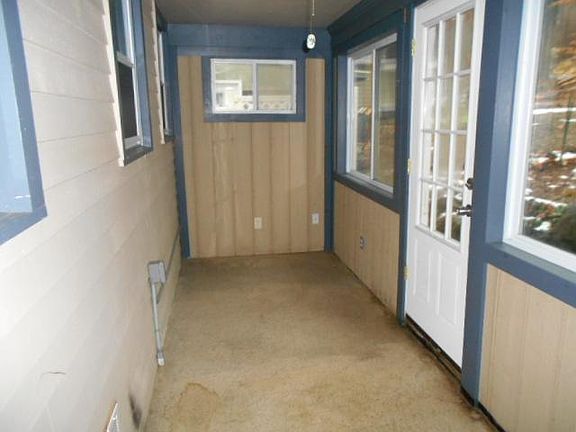 ENCLOSED PORCH