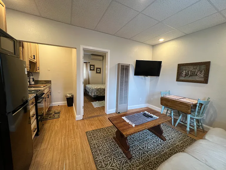 1001 6th Ave N #4 — Photo 3