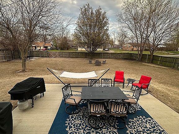 4th image of 812 Garrigan Rd