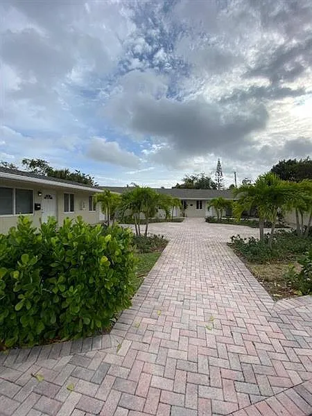 1440 Miami Rd