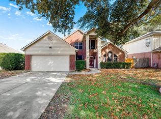 4910 Oaknut Cir, Grand Prairie, TX 75052
