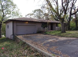 5712 Sylvan Dr, Wonder Lake, IL 60097