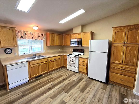 3rd image of 269 E Laurel