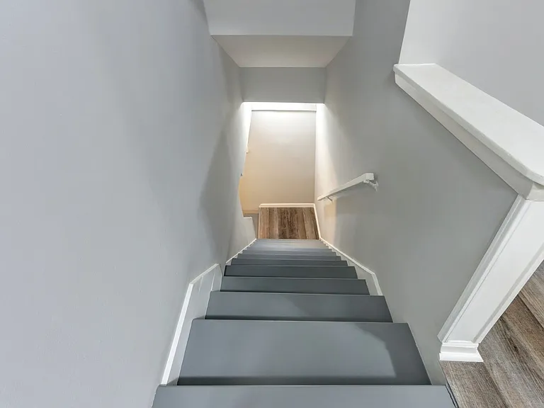 917 West Victory Drive — Photo 8