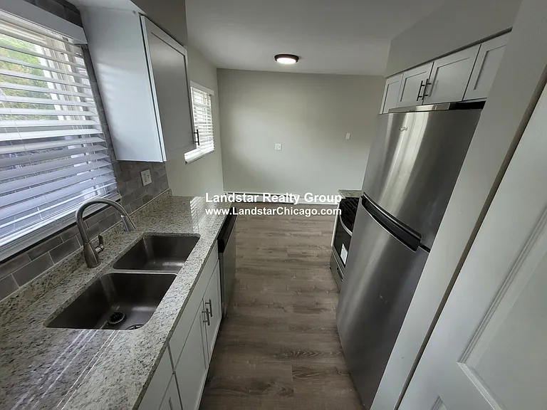 1323 W Sherwin Ave #2A — Photo 6