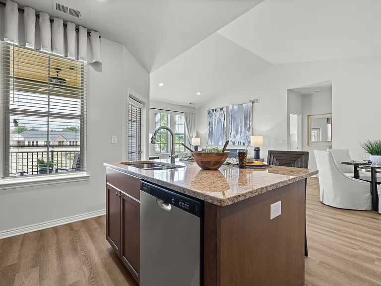 Walden Parc Apartments — Photo 18