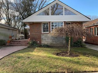 8218 209th St, Queens Village, NY 11427