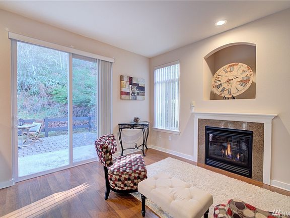 3rd image of 3500 E Lake Sammamish Pkwy SE Unit 7-103