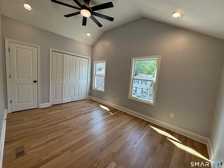 251 W Main St — Photo 13
