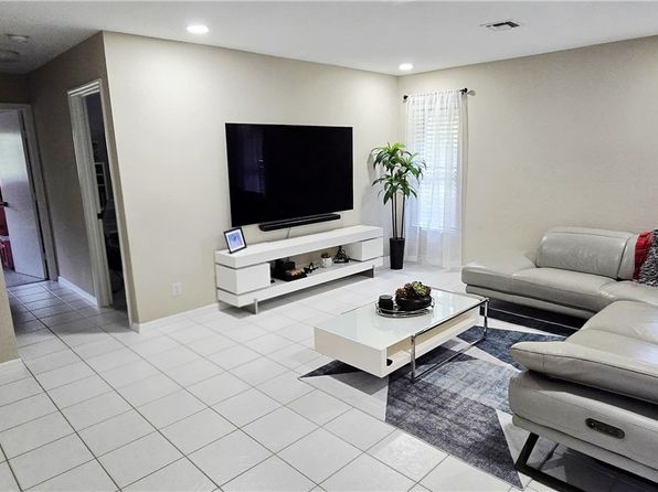 933 SW Santa Barbara Pl #933