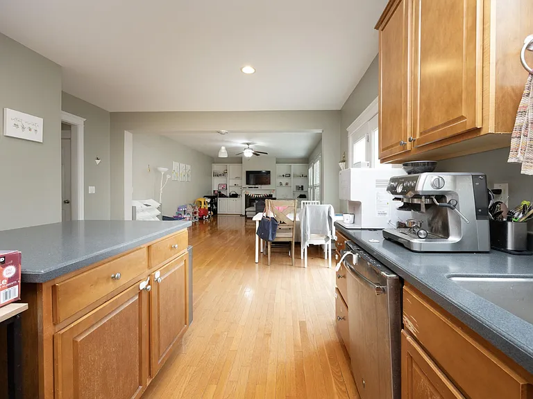 118 Naperville Dr — Photo 10
