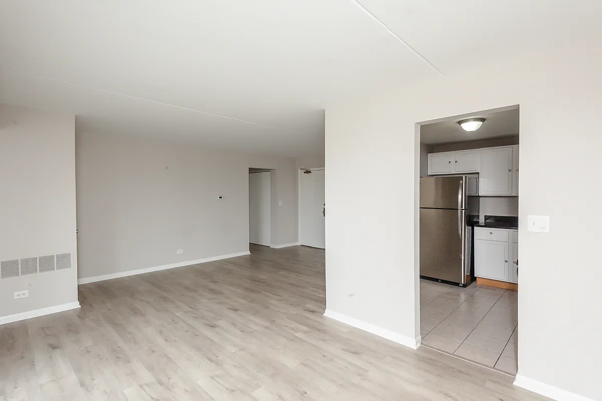 2 bed, 1.0 bath, 980 sqft, $1,850 — Photo 3