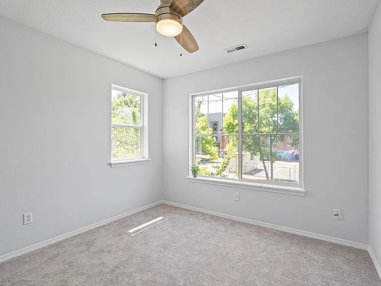 8526 N Haven Ave — Photo 29
