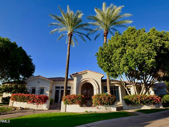 2nd image of 3800 S CLUBHOUSE Drive #2