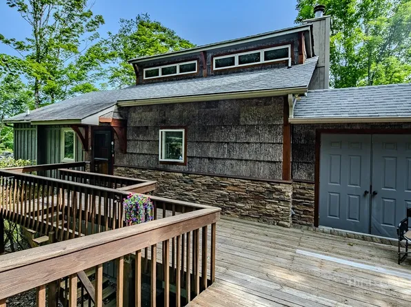 102 Red Oak Road, Beech Mountain, NC 28604