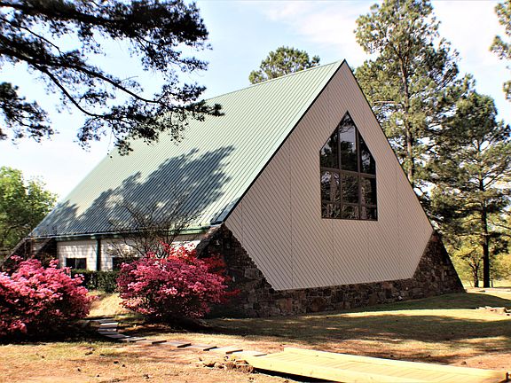 2nd image of 233 Chateau Dr
