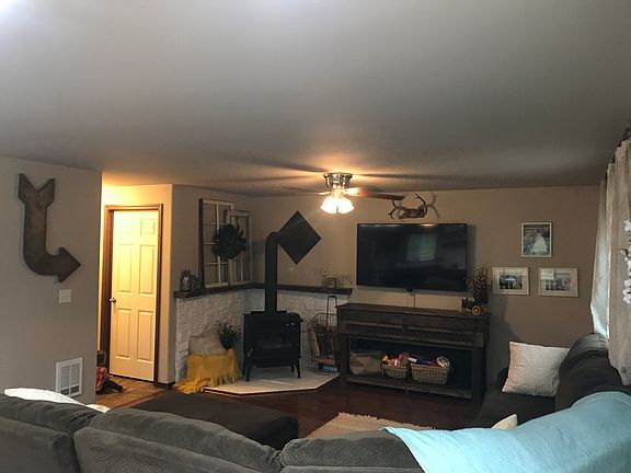 3rd image of 1123 232nd Ave NE