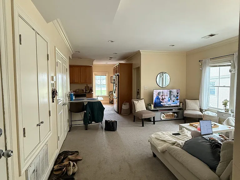 25 Lothrop St #2L — Photo 4