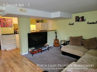 5 Taylor Ave #2, Saint Catharines, ON L2R6G7