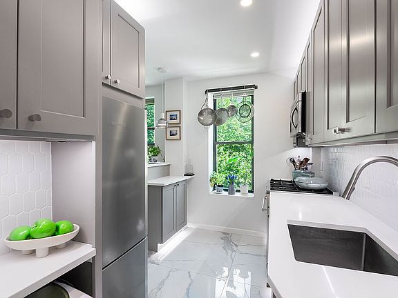 4th image of 264 6th Ave APT 3C